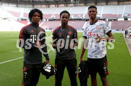 Fussball Testspiel. SK Austria Klagenfurt gegen FC Southampton. Daniel Francix, Muslim Umar, Treasure Odunze (FC Bayern Muenchen). Klagenfurt, am 18.7.2022. 
Foto: Kuess

---
pressefotos, pressefotografie, kuess, qs, qspictures, sport, bild, bilder, bilddatenbank