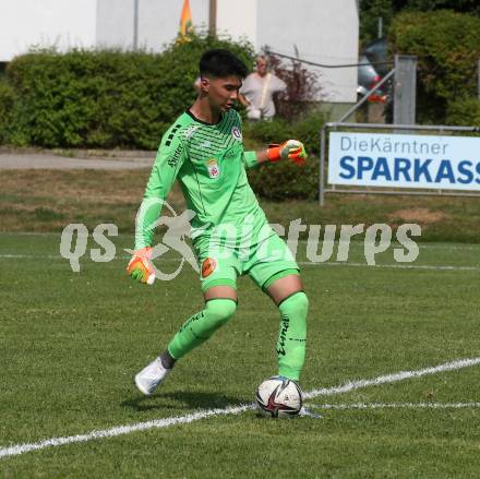 Fussball. Kaerntner Liga. Austria Klagenfurt Amat. gegen Koettmannsdorf.   Shaoziyang Liu (Austria Klagenfurt Amat). Brueckl, 23.7.2022.
Foto: Kuess
---
pressefotos, pressefotografie, kuess, qs, qspictures, sport, bild, bilder, bilddatenbank