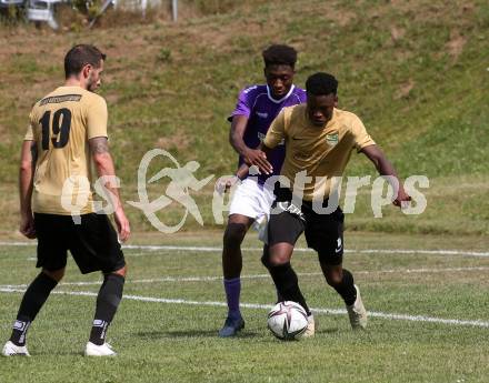 Fussball. Kaerntner Liga. Austria Klagenfurt Amat. gegen Koettmannsdorf.   Mersei Dieu Nsandi (Austria Klagenfurt Amat),   Confidence Eboigbe Osawe (Koettmannsdorf). Brueckl, 23.7.2022.
Foto: Kuess
---
pressefotos, pressefotografie, kuess, qs, qspictures, sport, bild, bilder, bilddatenbank