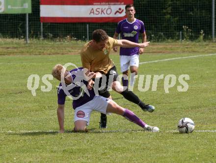 Fussball. Kaerntner Liga. Austria Klagenfurt Amat. gegen Koettmannsdorf.   Hubert Philipp Griesebner (Austria Klagenfurt Amat),  Nace Erzen  (Koettmannsdorf). Brueckl, 23.7.2022.
Foto: Kuess
---
pressefotos, pressefotografie, kuess, qs, qspictures, sport, bild, bilder, bilddatenbank