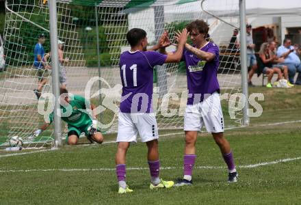 Fussball. Kaerntner Liga. Austria Klagenfurt Amat. gegen Koettmannsdorf.   Torjubel Damjan Jovanovic, Josip Pejic (Austria Klagenfurt Amat). Brueckl, 23.7.2022.
Foto: Kuess
---
pressefotos, pressefotografie, kuess, qs, qspictures, sport, bild, bilder, bilddatenbank