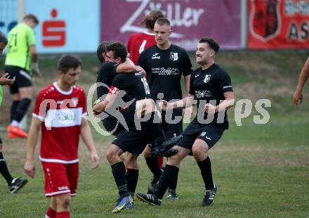 Fussball 2. Klasse C. St. Margarethen im Lavanttal gegen St. Paul. Torjubel Herbert Matthias Theuermann, Lukas Stefan Friesacher,  Raphael Kargl (St.Margarethen).  St. Matgarethen, am 6.8.2022.

Foto: Kuess
---
pressefotos, pressefotografie, kuess, qs, qspictures, sport, bild, bilder, bilddatenbank