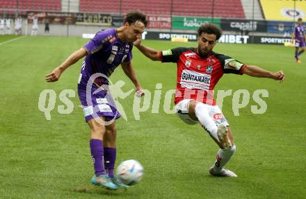 Fussball Bundesliga.  SK Austria Klagenfurt gegen SV Guntamatic Ried.  Simon Straudi, (Klagenfurt),  Denizcan Cosgun  (Ried). Klagenfurt, am 13.8.2022. 
Foto: Kuess

---
pressefotos, pressefotografie, kuess, qs, qspictures, sport, bild, bilder, bilddatenbank