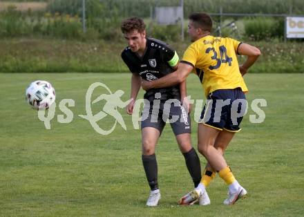 Fussball 1. KLasse. DSG Ferlach gegen St. Margareten im Rosental.    Jakov Mrsic (Ferlach),  Nico Gojkovic   (St. Margareten). Ferlach, am 23.7.2022.
Foto: Kuess
---
pressefotos, pressefotografie, kuess, qs, qspictures, sport, bild, bilder, bilddatenbank