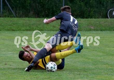 Fussball 1. KLasse. DSG Ferlach gegen St. Margareten im Rosental.    Rok Elsner (Ferlach),  Tilen Kralj  (St. Margareten). Ferlach, am 23.7.2022.
Foto: Kuess
---
pressefotos, pressefotografie, kuess, qs, qspictures, sport, bild, bilder, bilddatenbank