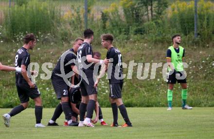 Fussball 1. KLasse. DSG Ferlach gegen St. Margareten im Rosental.    Torjubel    (St. Margareten). Ferlach, am 23.7.2022.
Foto: Kuess
---
pressefotos, pressefotografie, kuess, qs, qspictures, sport, bild, bilder, bilddatenbank