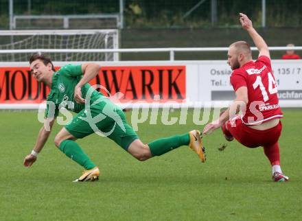 Fussball Kaerntner Liga. Landskron gegen ATSV Wolfsberg.   Philipp Gatti (Landskron),    Philipp Michael Baumgartner (Wolfsberg).  Landskron,  20.8.2022.
Foto: Kuess
---
pressefotos, pressefotografie, kuess, qs, qspictures, sport, bild, bilder, bilddatenbank