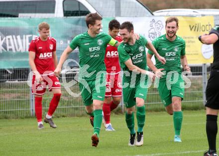 Fussball Kaerntner Liga. Landskron gegen ATSV Wolfsberg.  Torjubel Lukas Anton Kofler, Julian Brandstaetter, Alexander Reichmann,  (Landskron).  Landskron,  20.8.2022.
Foto: Kuess
---
pressefotos, pressefotografie, kuess, qs, qspictures, sport, bild, bilder, bilddatenbank