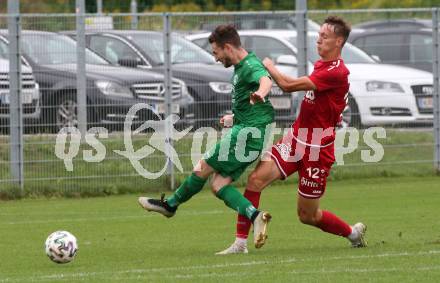 Fussball Kaerntner Liga. Landskron gegen ATSV Wolfsberg.   Julian Brandstaetter  (Landskron),    Fabian Rothleitner (Wolfsberg).  Landskron,  20.8.2022.
Foto: Kuess
---
pressefotos, pressefotografie, kuess, qs, qspictures, sport, bild, bilder, bilddatenbank