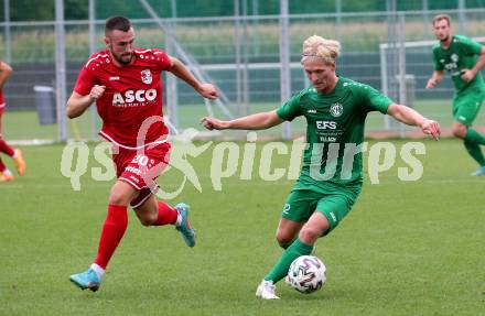 Fussball Kaerntner Liga. Landskron gegen ATSV Wolfsberg.   Philipp Alexander Gabriel Clementschitsch (Landskron),  Denis Besirevic  (Wolfsberg).  Landskron,  20.8.2022.
Foto: Kuess
---
pressefotos, pressefotografie, kuess, qs, qspictures, sport, bild, bilder, bilddatenbank