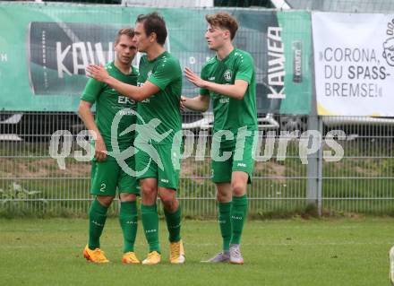Fussball Kaerntner Liga. Landskron gegen ATSV Wolfsberg.  Torjubel Markus Ulbing, Philipp Gatti, Raphael Simon Staguller  (Landskron).  Landskron,  20.8.2022.
Foto: Kuess
---
pressefotos, pressefotografie, kuess, qs, qspictures, sport, bild, bilder, bilddatenbank