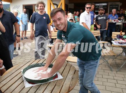 Klettern, Bouldern. Empfang Europameister Nicolai Uznik.  St. Johann,  21.8.2022.
Foto: Kuess
---
pressefotos, pressefotografie, kuess, qs, qspictures, sport, bild, bilder, bilddatenbank