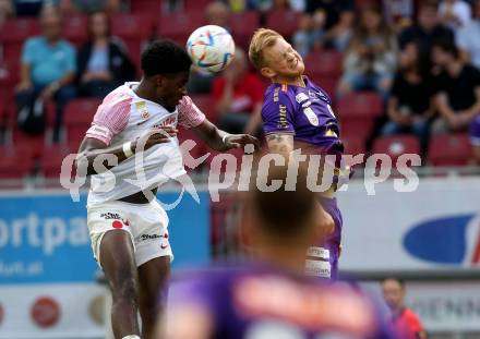 Fussball Bundesliga.  SK Austria Klagenfurt gegen FK Austria Wien.   Jonas Arweiler,  (Klagenfurt),   Koumetio Billy Dawson (Wien). Klagenfurt, am 28.8.2022. 
Foto: Kuess

---
pressefotos, pressefotografie, kuess, qs, qspictures, sport, bild, bilder, bilddatenbank