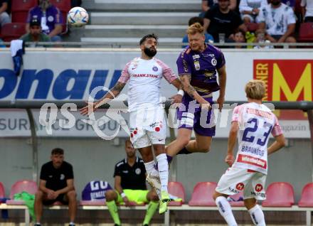 Fussball Bundesliga.  SK Austria Klagenfurt gegen FK Austria Wien.   Jonas Arweiler,  (Klagenfurt),  Galvao Da Costa Souza Lucas   (Wien). Klagenfurt, am 28.8.2022. 
Foto: Kuess

---
pressefotos, pressefotografie, kuess, qs, qspictures, sport, bild, bilder, bilddatenbank