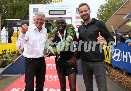 Kaernten laeuft.   Landeshauptmann Peter Kaiser, Samwel Mailu. Klagenfurt, am 28.8.2022.
Foto: Kuess
---
pressefotos, pressefotografie, kuess, qs, qspictures, sport, bild, bilder, bilddatenbank