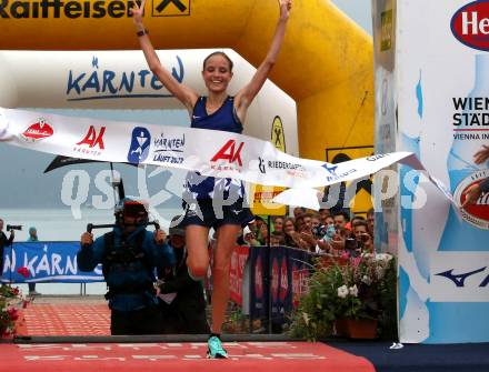 Kaernten laeuft. Viertelmarathon.  Jule Vetter. Klagenfurt, am 28.8.2022.
Foto: Kuess
---
pressefotos, pressefotografie, kuess, qs, qspictures, sport, bild, bilder, bilddatenbank