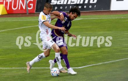 Fussball Bundesliga.  WAC gegen SK Austria Klagenfurt.  Ervin Omic,  (WAC),  Maximiliano Moreira Romero   (Klagenfurt). Wolfsberg, am 4.9..2022. 
Foto: Kuess

---
pressefotos, pressefotografie, kuess, qs, qspictures, sport, bild, bilder, bilddatenbank