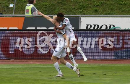 Fussball Bundesliga.  WAC gegen SK Austria Klagenfurt.  Torjubel Raphael Schifferl,  Thierno Mamadou Lamarana Ballo,   (WAC). Wolfsberg, am 4.9..2022. 
Foto: Kuess

---
pressefotos, pressefotografie, kuess, qs, qspictures, sport, bild, bilder, bilddatenbank