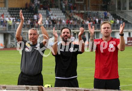Fussball Bundesliga.  WAC gegen SK Austria Klagenfurt. Jubel Trainer Peter Pacult, Sandro Zakany, Co-Trainer Martin Lassnig  (Klagenfurt). Wolfsberg, am 4.9..2022. 
Foto: Kuess

---
pressefotos, pressefotografie, kuess, qs, qspictures, sport, bild, bilder, bilddatenbank