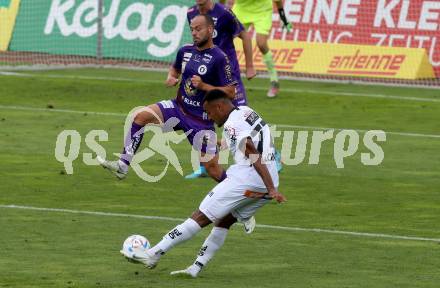 Fussball Bundesliga.  WAC gegen SK Austria Klagenfurt.   Maurice Maximilian Malone,  (WAC),  Rico Benatelli  (Klagenfurt). Wolfsberg, am 4.9..2022. 
Foto: Kuess

---
pressefotos, pressefotografie, kuess, qs, qspictures, sport, bild, bilder, bilddatenbank