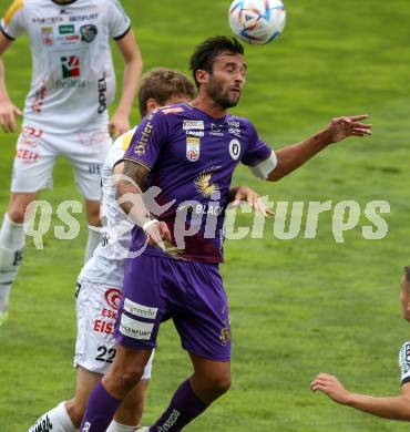 Fussball Bundesliga.  WAC gegen SK Austria Klagenfurt.  Dominik Baumgartner,  (WAC),    Markus Pink  (Klagenfurt). Wolfsberg, am 4.9..2022. 
Foto: Kuess

---
pressefotos, pressefotografie, kuess, qs, qspictures, sport, bild, bilder, bilddatenbank