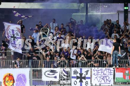 Fussball Bundesliga.  WAC gegen SK Austria Klagenfurt.  Fans Austria. Wolfsberg, am 4.9..2022. 
Foto: Kuess

---
pressefotos, pressefotografie, kuess, qs, qspictures, sport, bild, bilder, bilddatenbank