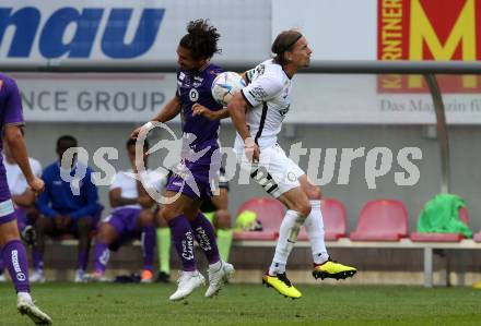 Fussball Bundesliga.  SK Austria Klagenfurt gegen SK Puntigamer Sturm Graz.  Maximiliano Moreira Romero,  (Klagenfurt),   Stefan Hierlaender (Graz). Klagenfurt, am 11.9..2022. 
Foto: Kuess

---
pressefotos, pressefotografie, kuess, qs, qspictures, sport, bild, bilder, bilddatenbank