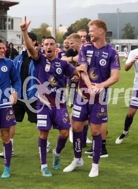 Fussball Bundesliga.  WAC gegen SK Austria Klagenfurt. Jubel Sinan Karweina, Jonas Arweiler (Klagenfurt). Wolfsberg, am 4.9..2022. 
Foto: Kuess

---
pressefotos, pressefotografie, kuess, qs, qspictures, sport, bild, bilder, bilddatenbank