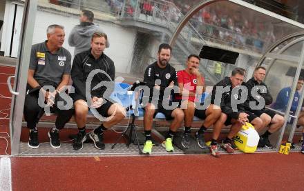 Fussball Bundesliga.  WAC gegen SK Austria Klagenfurt. Trainer Peter Pacult, Co-Trainer Martin Lassnig, Sandro Zakany, Tormanntrainer Thomas Lenuweit, Bernhard Sussitz (Klagenfurt). Wolfsberg, am 4.9..2022. 
Foto: Kuess

---
pressefotos, pressefotografie, kuess, qs, qspictures, sport, bild, bilder, bilddatenbank