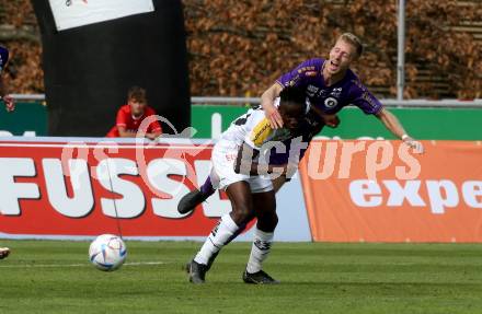 Fussball Bundesliga.  WAC gegen SK Austria Klagenfurt.  Augustine Boakya, (WAC),   Christopher Cvetko  (Klagenfurt). Wolfsberg, am 4.9..2022. 
Foto: Kuess

---
pressefotos, pressefotografie, kuess, qs, qspictures, sport, bild, bilder, bilddatenbank