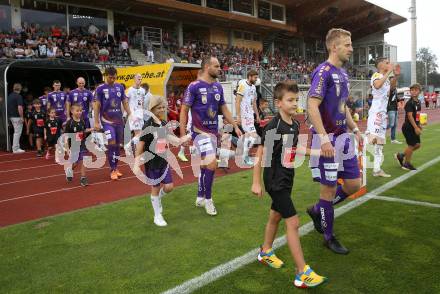 Fussball Bundesliga.  WAC gegen SK Austria Klagenfurt. Christopher Cvetko, Rico Benatelli (Klagenfurt). Wolfsberg, am 4.9..2022. 
Foto: Kuess

---
pressefotos, pressefotografie, kuess, qs, qspictures, sport, bild, bilder, bilddatenbank