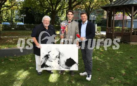 EBEL. Eishockey Bundesliga. KAC. Wahl zum Kaerntner Eishockey Superstar. Bernd Svetnik, Lukas Haudum, Hannes Orasche. Klagenfurt, am 12.9.2021.
Foto: Kuess
www.qspictures.net

---
pressefotos, pressefotografie, kuess, qs, qspictures, sport, bild, bilder, bilddatenbank