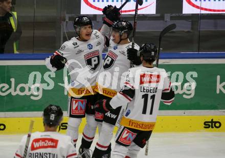 EBEL. Eishockey Bundesliga. VSV gegen BEMER Pioneers Vorarlberg. Torjubel Christian Bull, Yannik Lebeda  (Vorarlberg). Villach, am 22.92022.
Foto: Kuess
www.qspictures.net
---
pressefotos, pressefotografie, kuess, qs, qspictures, sport, bild, bilder, bilddatenbank