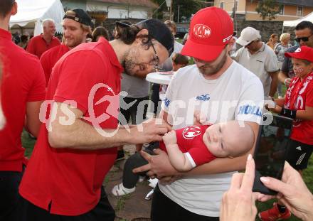 Eishockey Bundesliga. Pokaluebergabe durch Gemeinde Keutschach.   Manuel Ganahl. Keutschach, am 29.8.2022.
Foto: Kuess
---
pressefotos, pressefotografie, kuess, qs, qspictures, sport, bild, bilder, bilddatenbank