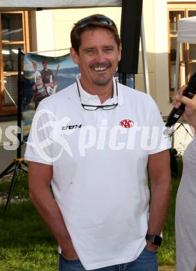Eishockey Bundesliga. Pokaluebergabe durch Gemeinde Keutschach.   Oliver Pilloni. Keutschach, am 29.8.2022.
Foto: Kuess
---
pressefotos, pressefotografie, kuess, qs, qspictures, sport, bild, bilder, bilddatenbank