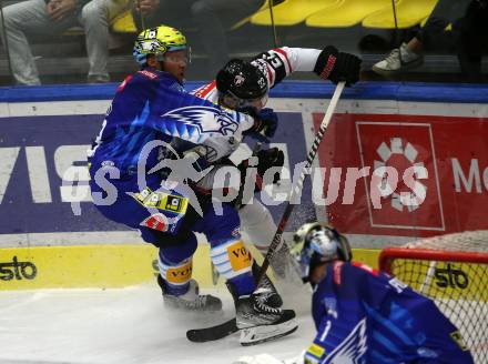 EBEL. Eishockey Bundesliga. VSV gegen BEMER Pioneers Vorarlberg. Derek Joslin,   (VSV),   Luca Erne (Vorarlberg). Villach, am 22.92022.
Foto: Kuess
www.qspictures.net
---
pressefotos, pressefotografie, kuess, qs, qspictures, sport, bild, bilder, bilddatenbank