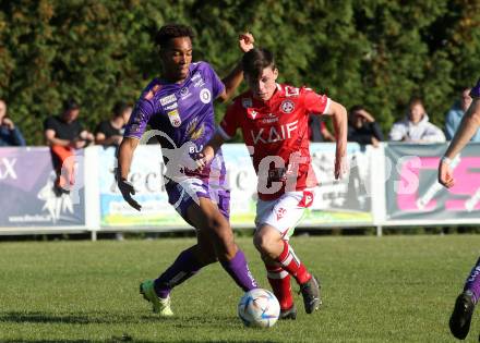 Fussball Testspiel. SK Austria Klagenfurt gegen GAK.  Emilian Metu (Klagenfurt), Thorsten Schriebl (Graz). St. Michael im Lavanttal, am 23.9.2022.
Foto: Kuess
---
pressefotos, pressefotografie, kuess, qs, qspictures, sport, bild, bilder, bilddatenbank