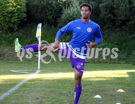 Fussball Testspiel. SK Austria Klagenfurt gegen GAK.   Emilian Metu (Klagenfurt). St. Michael im Lavanttal, am 23.9.2022.
Foto: Kuess
---
pressefotos, pressefotografie, kuess, qs, qspictures, sport, bild, bilder, bilddatenbank