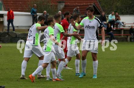 Fussball. Kaerntner Liga. Atus Ferlach gegen SV Feldkirchen.   Torjubel (Feldkirchen). Ferlach, 24.9.2022.
Foto: Kuess
---
pressefotos, pressefotografie, kuess, qs, qspictures, sport, bild, bilder, bilddatenbank