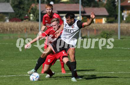 Fussball. 1. KLasse D. Sittersdorf gegen Rueckersdorf.  Bojan Canacevic  (Sittersdorf),  Johannes Planteu  (Rueckersdorf).  Sittersdorf, am 2.10.2022. 
Foto: Kuess
---
pressefotos, pressefotografie, kuess, qs, qspictures, sport, bild, bilder, bilddatenbank