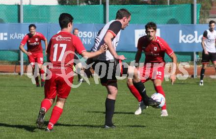 Fussball. 1. KLasse D. Sittersdorf gegen Rueckersdorf.  Pascal Urch,   (Sittersdorf),  Julian Markus Kraiger, Nik Burkeljca  (Rueckersdorf).  Sittersdorf, am 2.10.2022. 
Foto: Kuess
---
pressefotos, pressefotografie, kuess, qs, qspictures, sport, bild, bilder, bilddatenbank