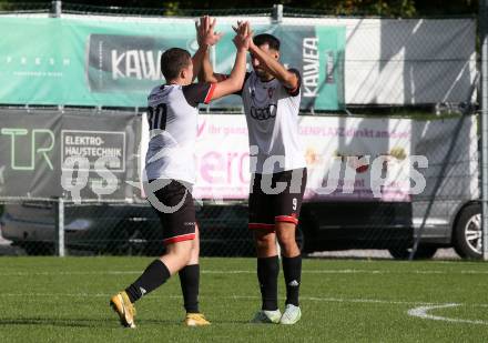 Fussball. 1. KLasse D. Sittersdorf gegen Rueckersdorf.  Torjubel Patrick Schorli, Bojan Canacevic  (Sittersdorf).  Sittersdorf, am 2.10.2022. 
Foto: Kuess
---
pressefotos, pressefotografie, kuess, qs, qspictures, sport, bild, bilder, bilddatenbank