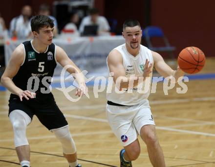 Basketball 2. Liga 2022/2023. Grunddurchgang 1. Runde.  KOS Celovec gegen  RAIDERS Tirol.   Grega Sajevic (KOS),  Marko Obradovic (Tirol). Klagenfurt, am 8.10.2022.
Foto: Kuess
www.qspictures.net
---
pressefotos, pressefotografie, kuess, qs, qspictures, sport, bild, bilder, bilddatenbank