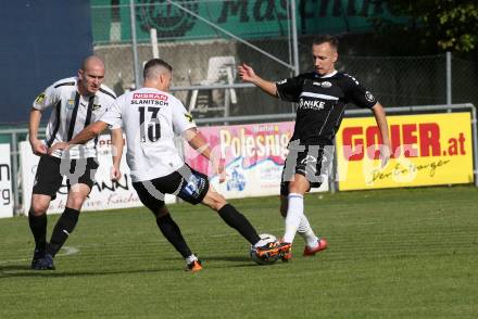 Fussball. Kaerntner Liga.  Bleiburg gegen ASK.   Aljaz Storman (Bleiburg),  Sinan Samardzic  (ASK).  Bleiburg,  am 2.10.2022. 
Foto: Kuess
---
pressefotos, pressefotografie, kuess, qs, qspictures, sport, bild, bilder, bilddatenbank