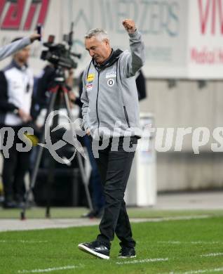 Fussball Bundesliga. SK Austria Klagenfurt gegen SC Austria Lustenau.  Jubel Trainer Peter Pacult (Klagenfurt). Klagenfurt, am 8.10.2022.
Foto: Kuess
---
pressefotos, pressefotografie, kuess, qs, qspictures, sport, bild, bilder, bilddatenbank
