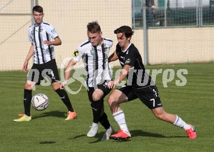 Fussball. Kaerntner Liga.  Bleiburg gegen ASK.  Marcel Florian Primozic  (Bleiburg),  Val Zaletel Cernos  (ASK).  Bleiburg,  am 8.10.2022. 
Foto: Kuess
---
pressefotos, pressefotografie, kuess, qs, qspictures, sport, bild, bilder, bilddatenbank