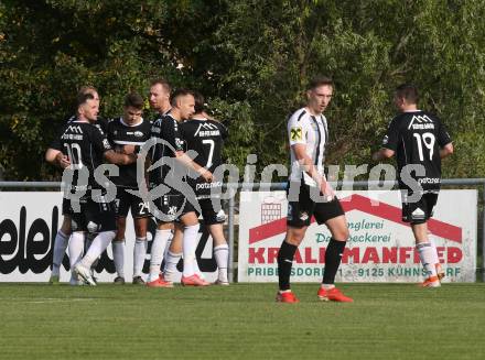 Fussball. Kaerntner Liga.  Bleiburg gegen ASK.   Torjubel   (ASK).  Bleiburg,  am 2.10.2022. 
Foto: Kuess
---
pressefotos, pressefotografie, kuess, qs, qspictures, sport, bild, bilder, bilddatenbank