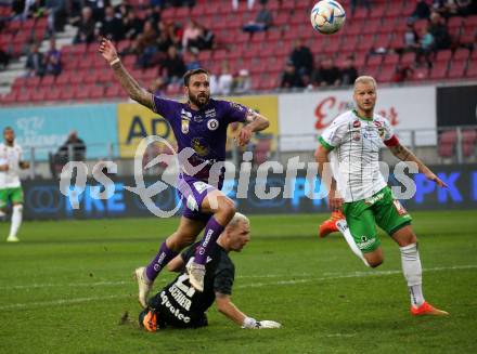 Fussball Bundesliga. SK Austria Klagenfurt gegen SC Austria Lustenau.  Markus Pink, (Klagenfurt), Matthias Maak, Domenik Schierl  (Lustenau). Klagenfurt, am 8.10.2022.
Foto: Kuess
---
pressefotos, pressefotografie, kuess, qs, qspictures, sport, bild, bilder, bilddatenbank