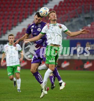 Fussball Bundesliga. SK Austria Klagenfurt gegen SC Austria Lustenau.  Andrew Irving,  (Klagenfurt), Pius Grabher (Lustenau). Klagenfurt, am 8.10.2022.
Foto: Kuess
---
pressefotos, pressefotografie, kuess, qs, qspictures, sport, bild, bilder, bilddatenbank