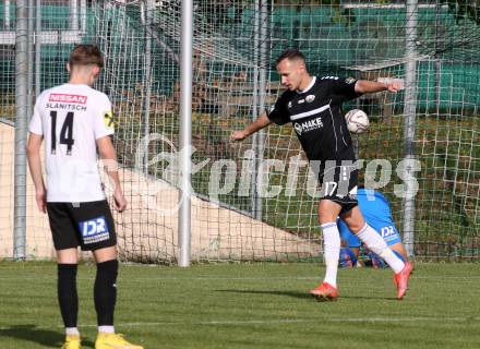 Fussball. Kaerntner Liga.  Bleiburg gegen ASK.   Torjubel Sinan Samardzic, (ASK).  Bleiburg,  am 8.10.2022. 
Foto: Kuess
---
pressefotos, pressefotografie, kuess, qs, qspictures, sport, bild, bilder, bilddatenbank